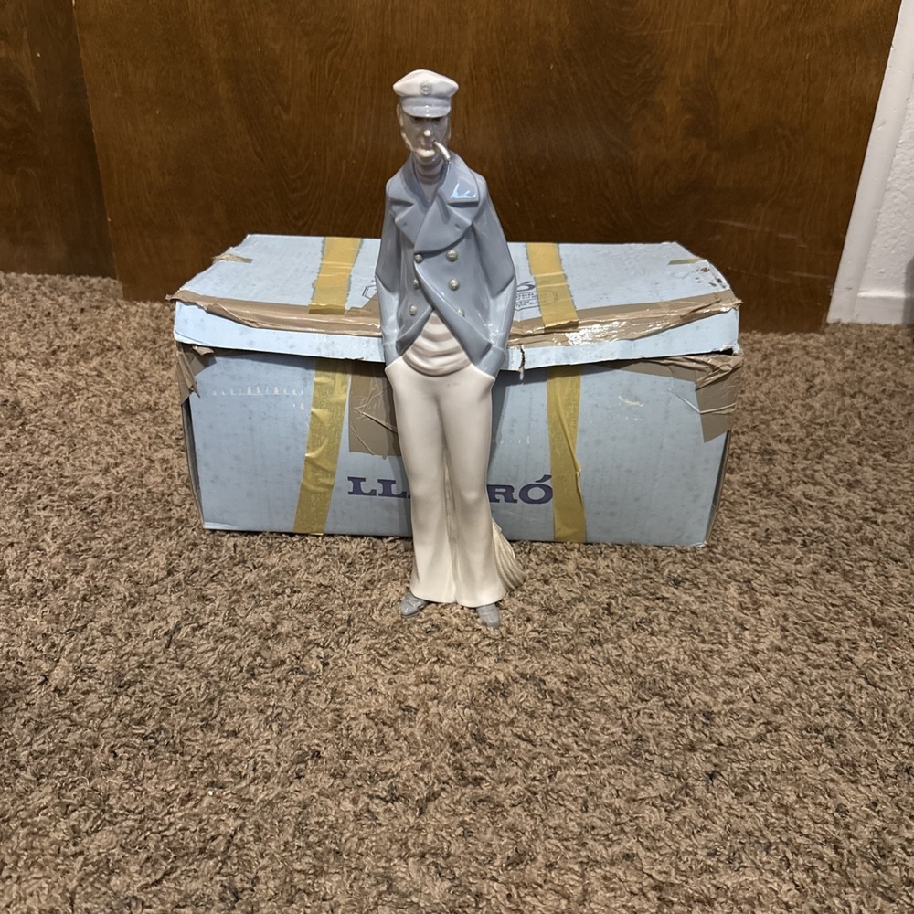 RARE Lladro Sea Captain with Pipe Figurine #4621 Pre Owned Retired 1977 with box